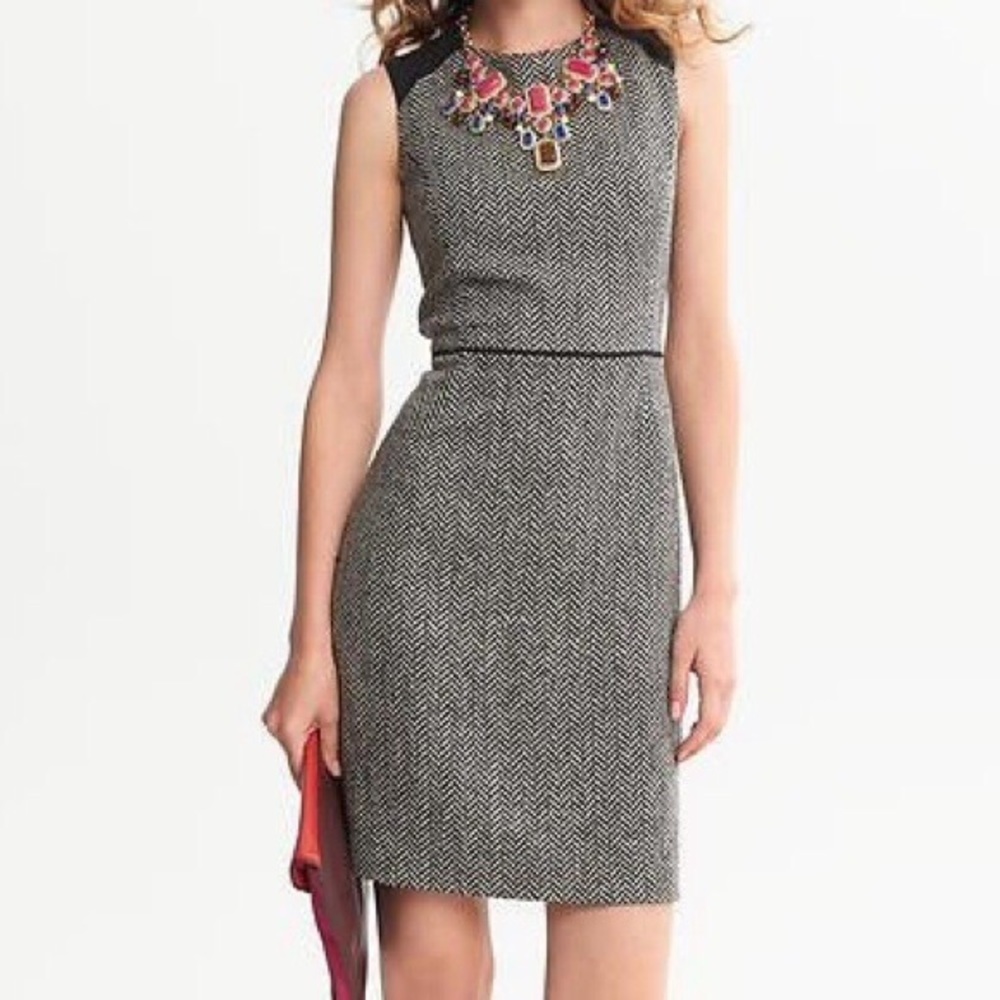 Banana Republic Wool Blend Gray Tweed Sheath Dress